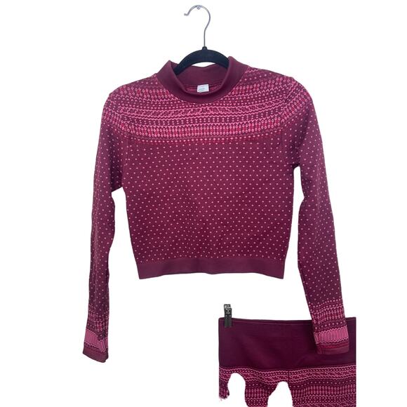 Fabletics Holly Seamless Long Sleeve Top and High Waisted Fair Isle Leggings Set - Picture 3 of 14